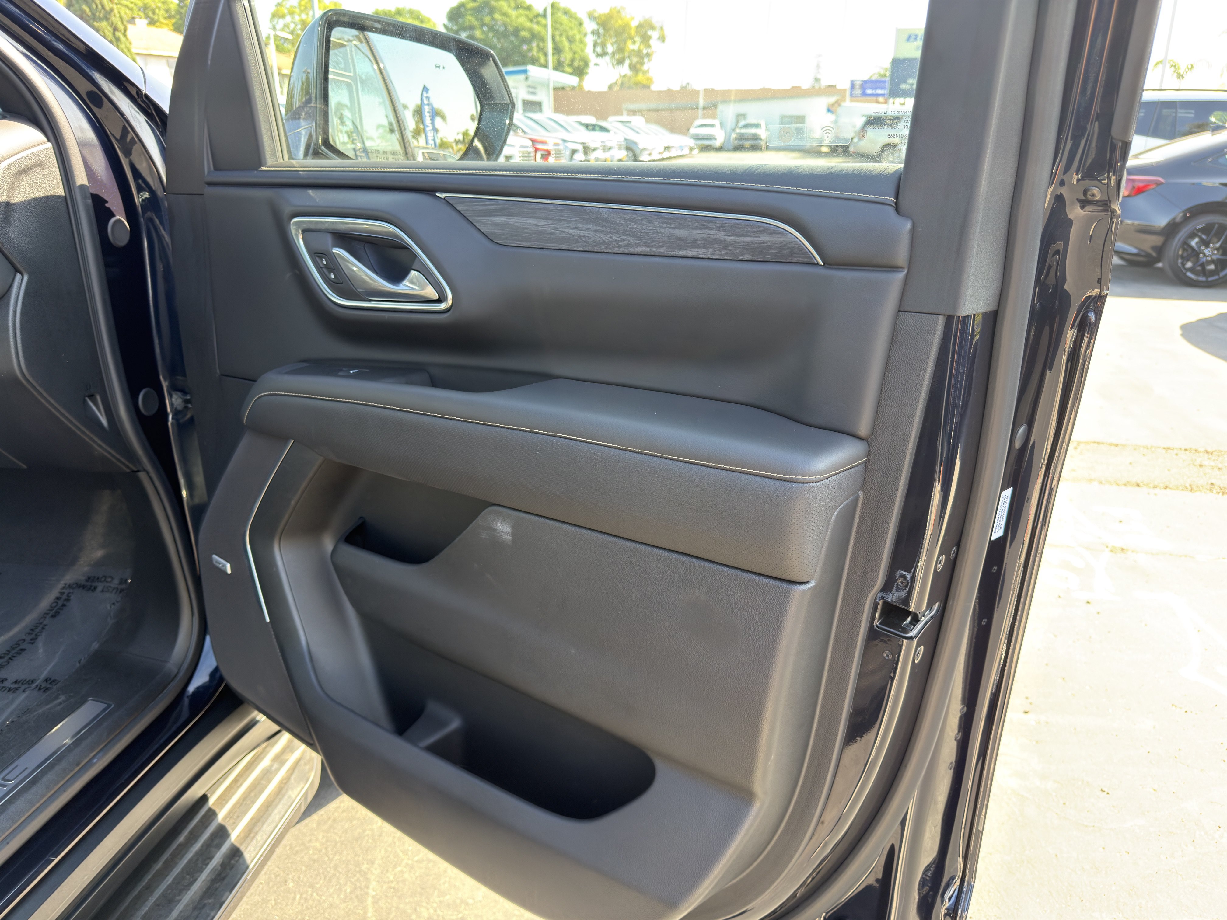 Used 2024 GMC Yukon SLT AWD/4WD image 11