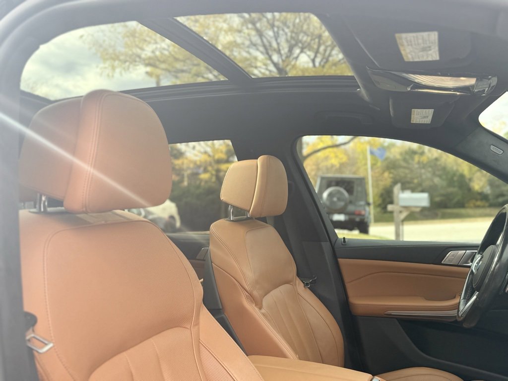 Used 2021 BMW X7 xDrive40i w/ M Sport Package image 26