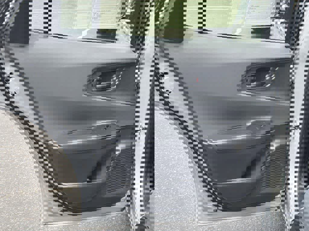 Used 2024 Toyota Prius LE image 28