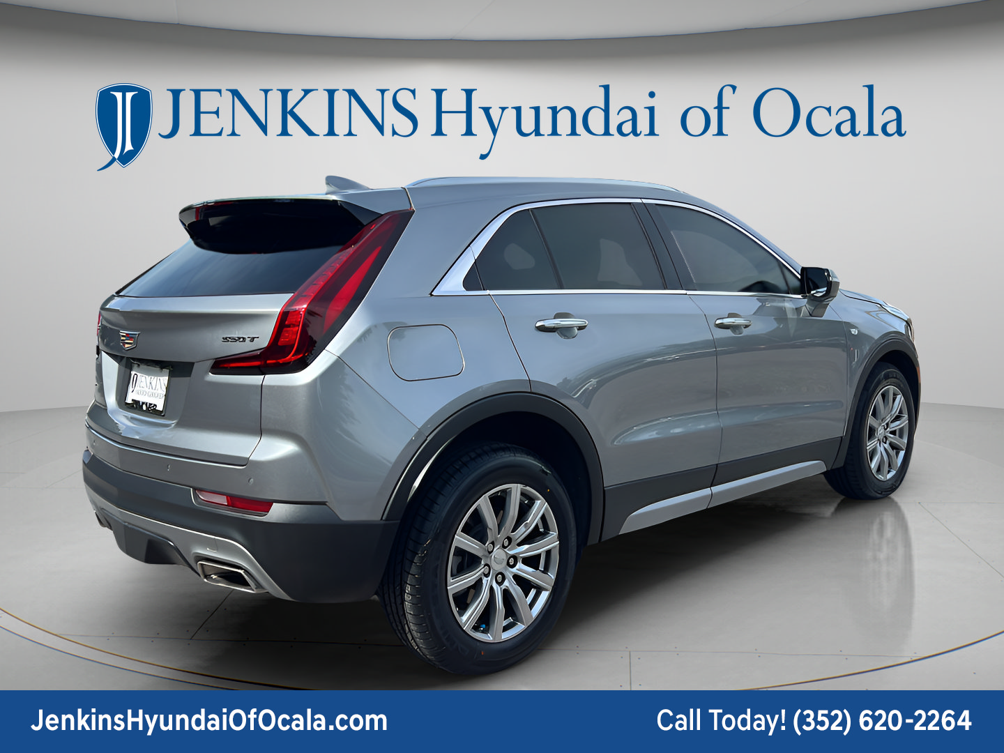 Used 2023 Cadillac XT4 Premium Luxury AWD/4WD image 3