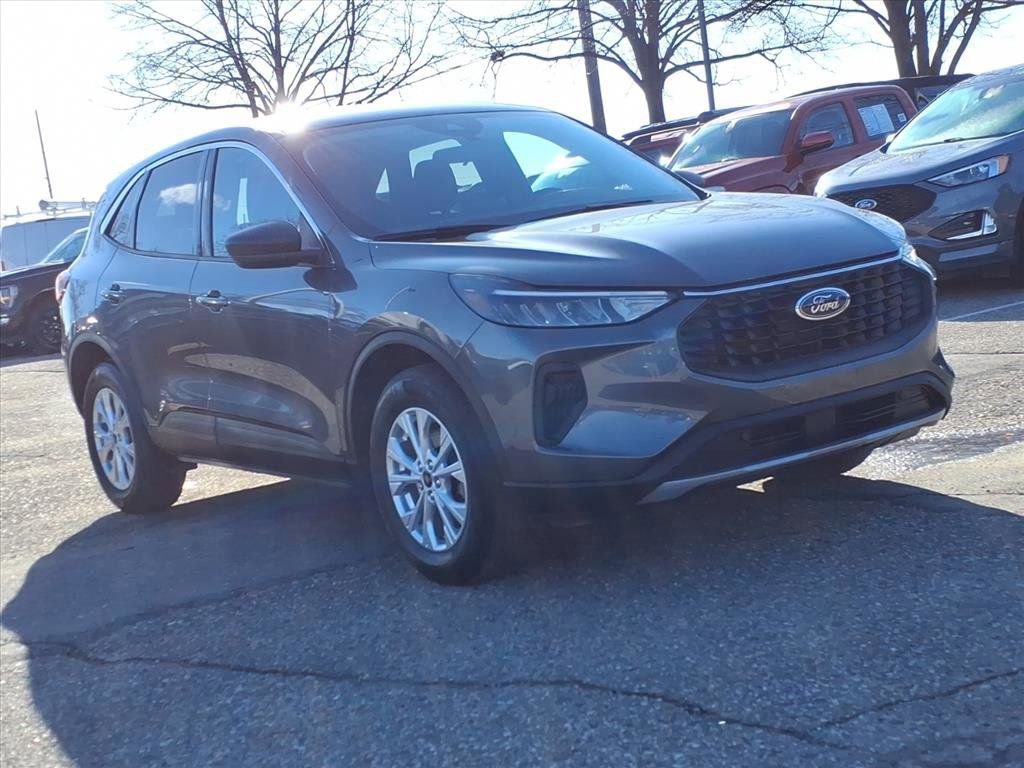 Used 2024 Ford Escape Active image 6