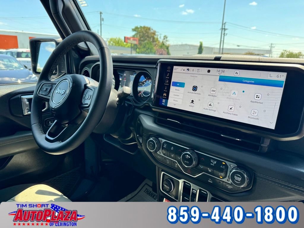 Used 2025 Jeep Gladiator Mojave w/ Convenience Group AWD/4WD image 40