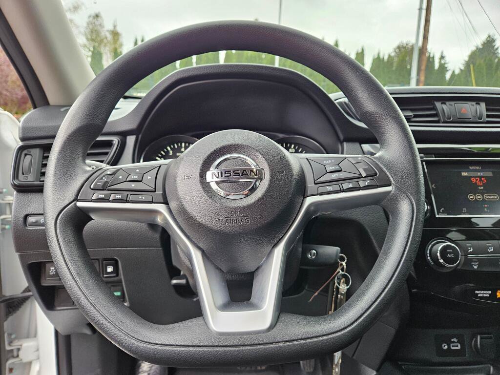 Used 2018 Nissan Rogue S AWD/4WD image 17