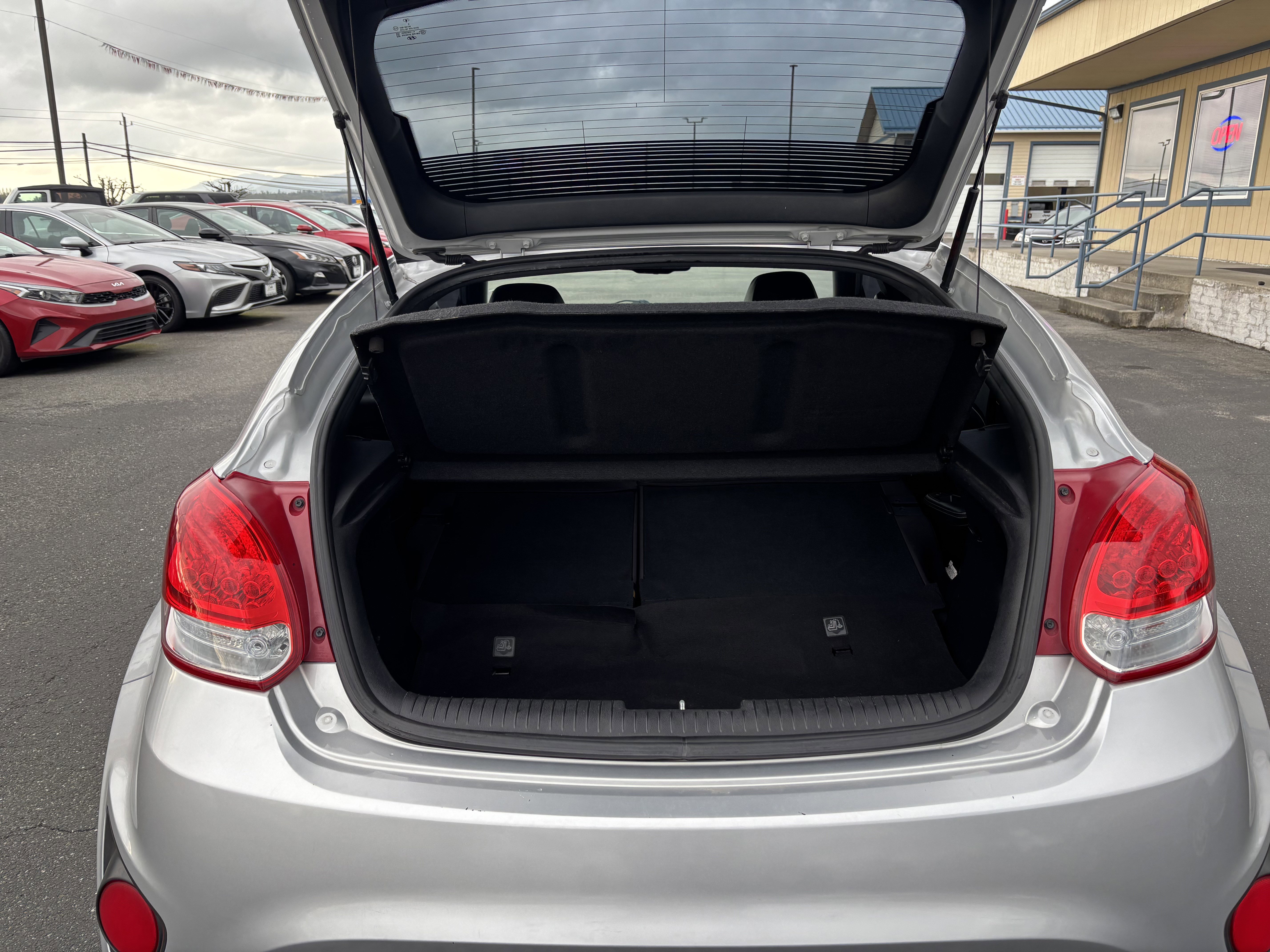 Used 2016 Hyundai Veloster Turbo image 26