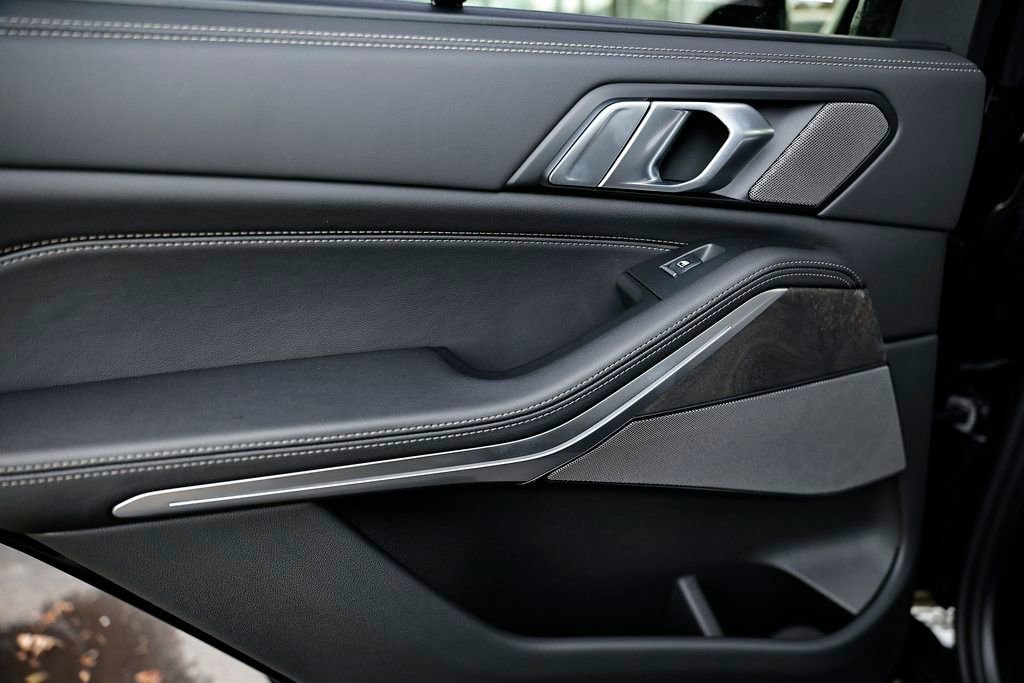 New 2026 BMW X5 xDrive40i w/ M Sport Package image 24