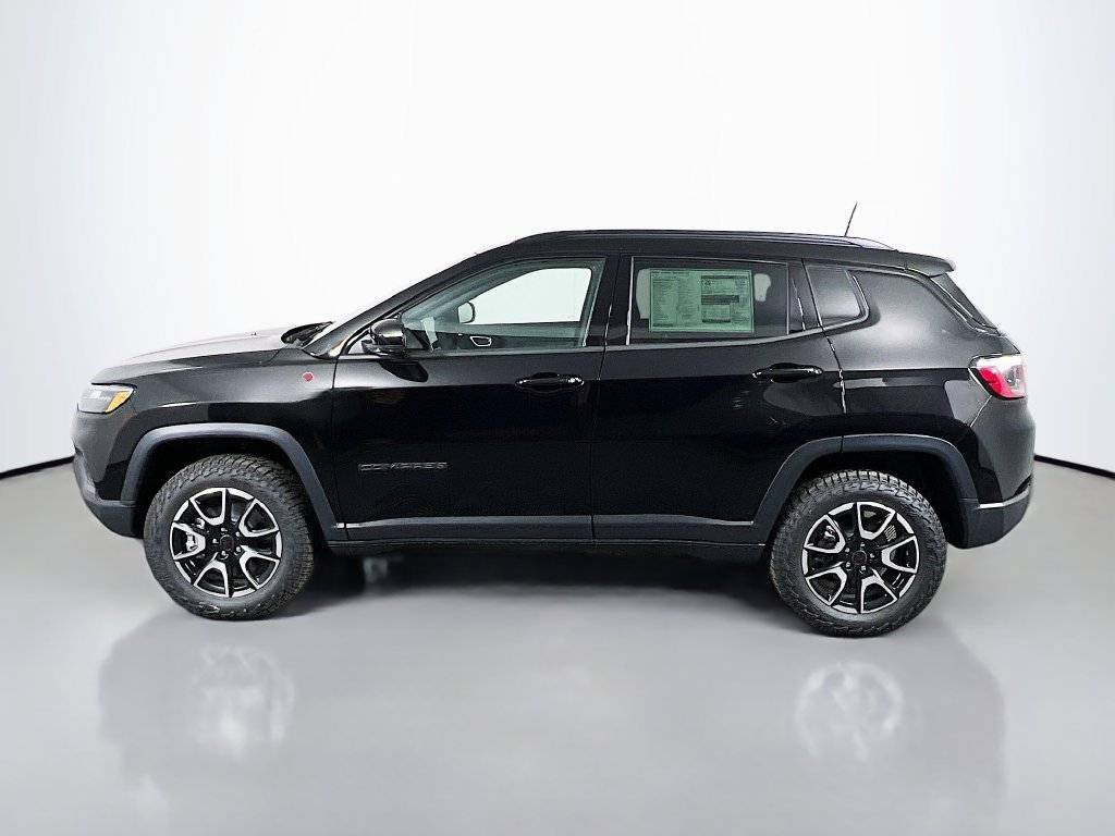 New 2026 Jeep Compass Trailhawk w/ Sun, Sound & Navigation Group AWD/4WD image 4