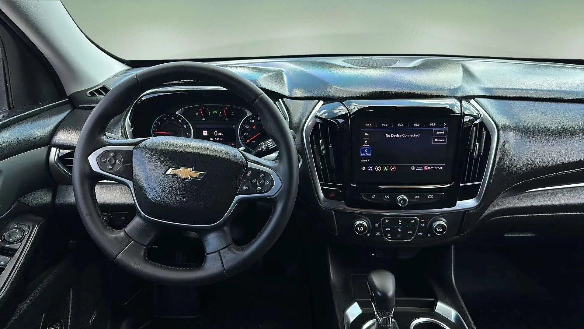 Used 2021 Chevrolet Traverse LT w/ LT Premium Package image 31