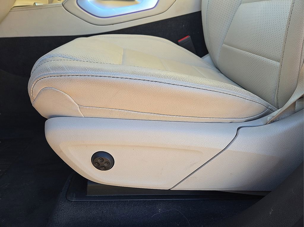 Used 2020 Mercedes-Benz GLE 350 4MATIC w/ Premium Package image 24