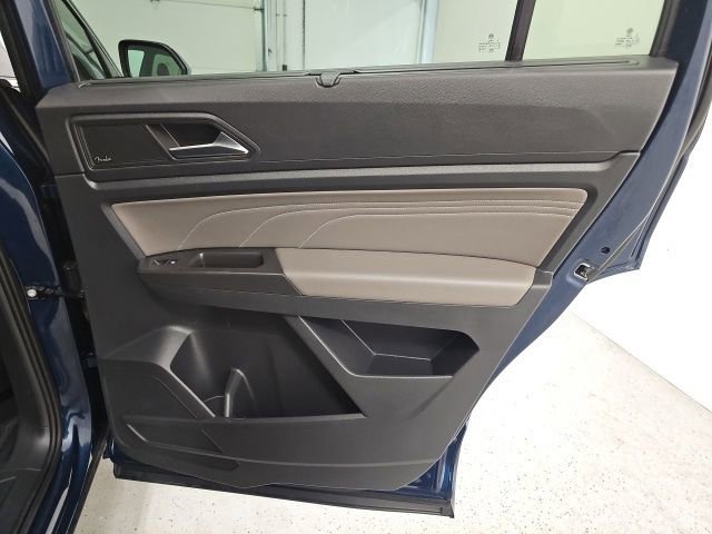 Used 2023 Volkswagen Atlas SEL Premium image 37