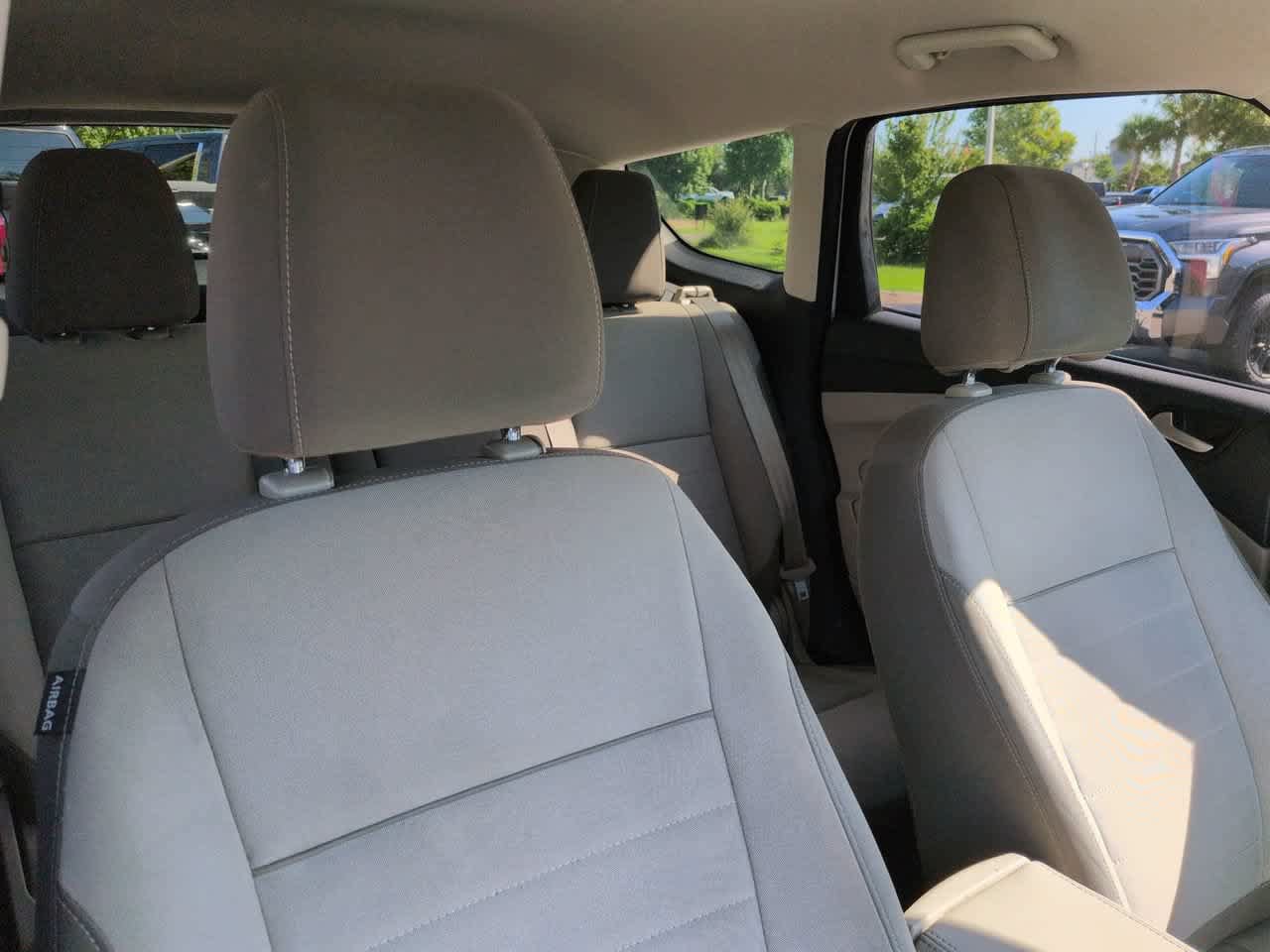 Used 2015 Ford Escape SE FWD image 7