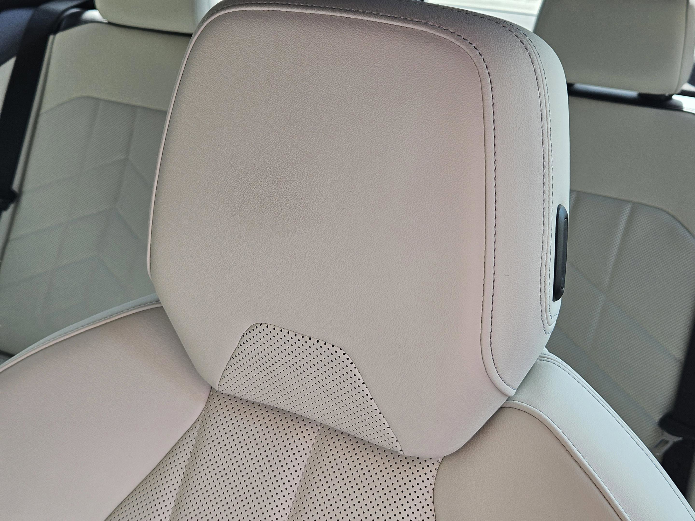 Used 2025 BMW 540i xDrive AWD/4WD image 13