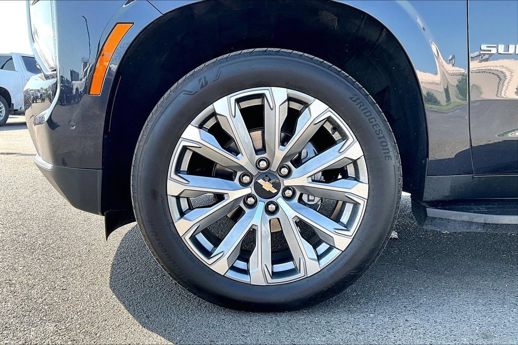 Used 2025 Chevrolet Suburban High Country w/ Sun And Tow Package AWD/4WD image 36