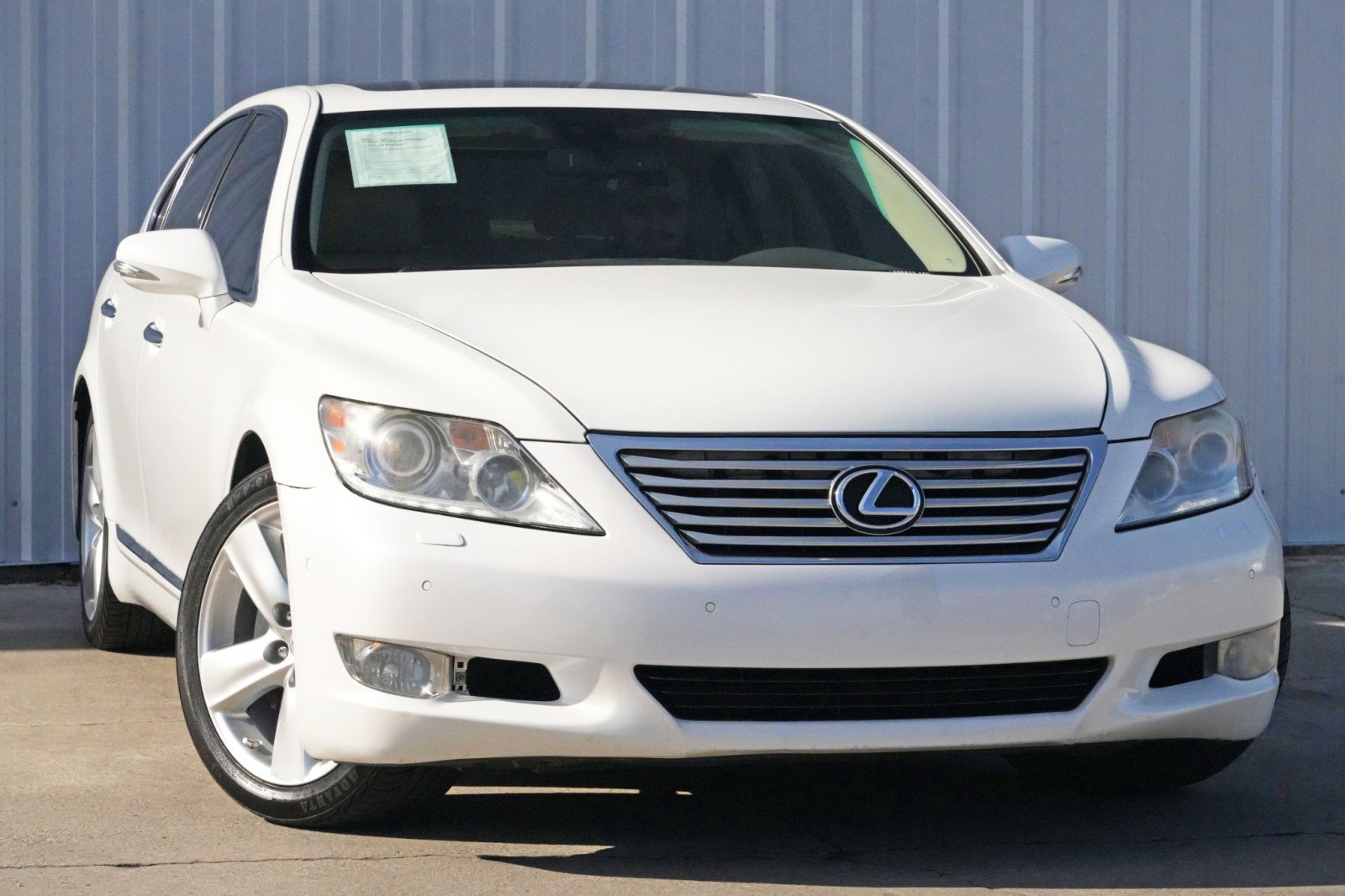 Used 2012 Lexus LS 460 w/ Comfort Pkg image 2
