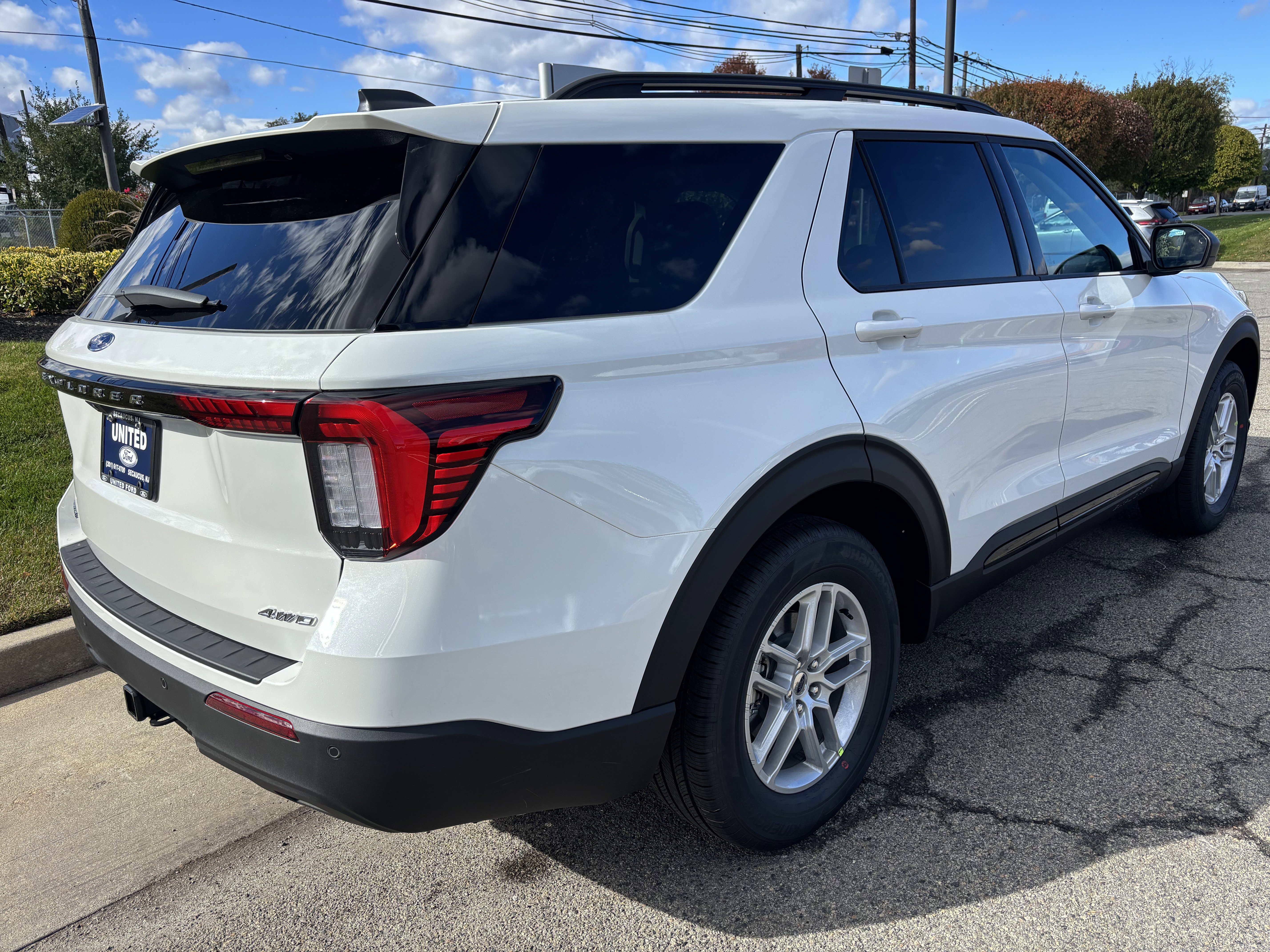 New 2026 Ford Explorer Active image 7