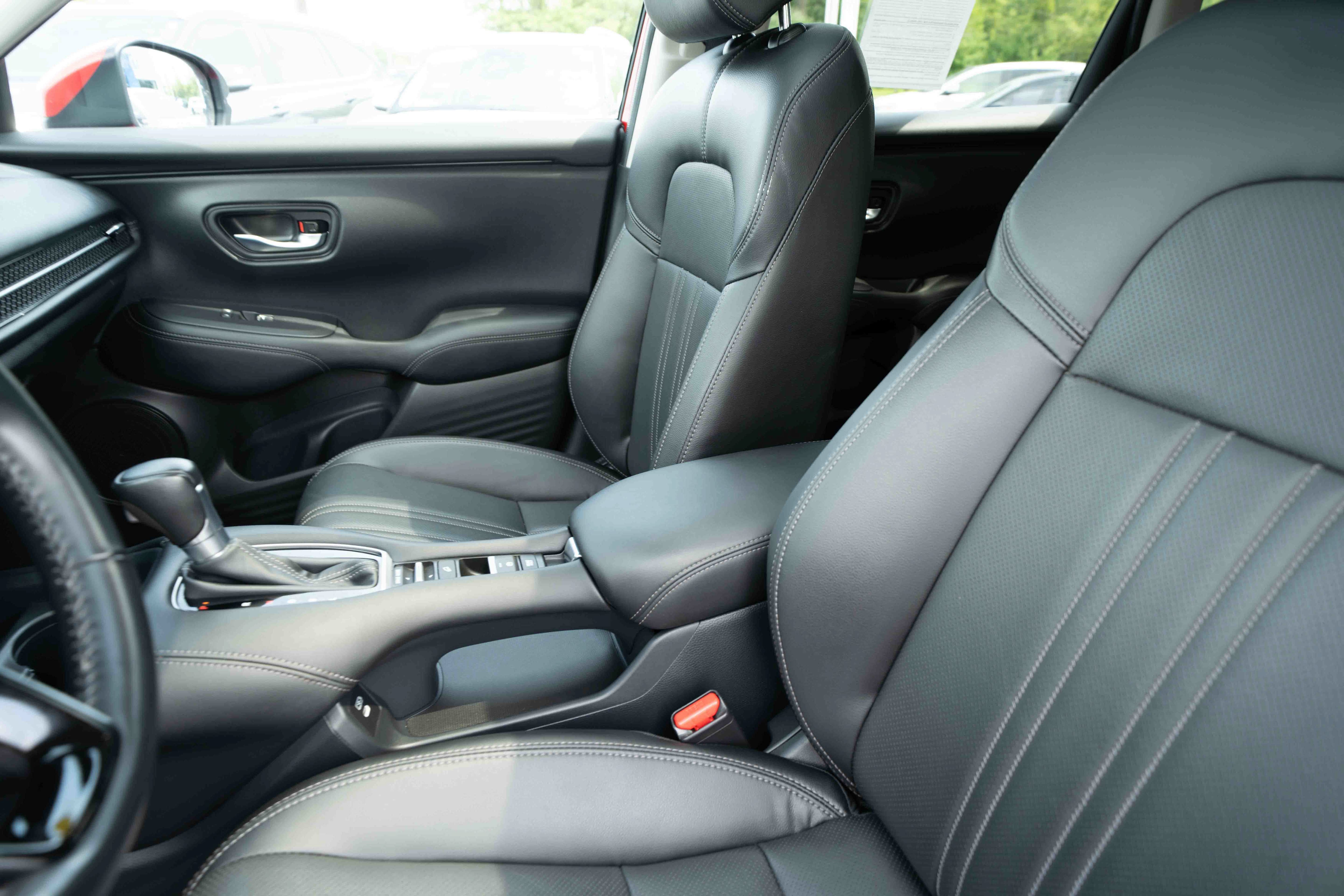 Certified 2025 Honda HR-V EX-L image 10