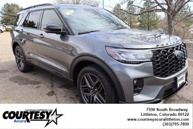 Used 2025 Ford Explorer ST-Line w/ Premium Package image 8