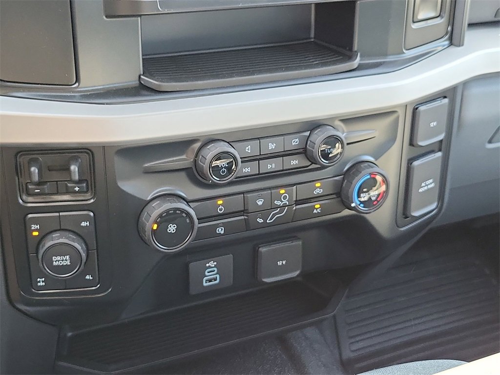 Used 2024 Ford F350 XLT w/ FX4 Off-Road Package image 16
