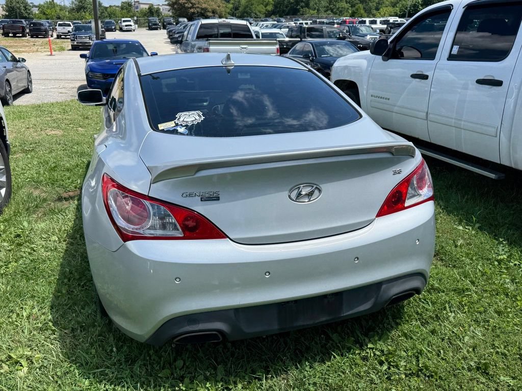 Used 2011 Hyundai Genesis 3.8 RWD image 6