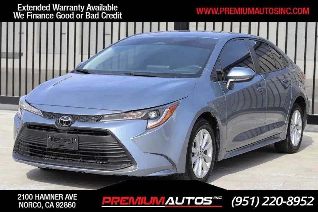 Used 2024 Toyota Corolla LE w/ LE Convenience Package image 1