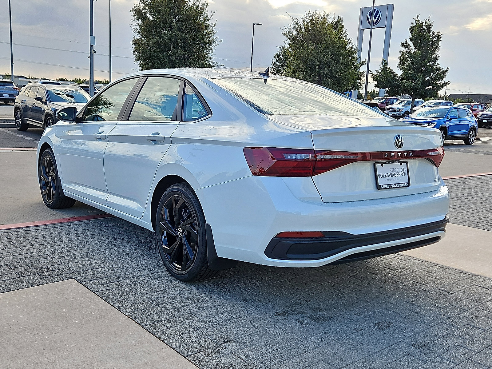 New 2026 Volkswagen Jetta SE image 2
