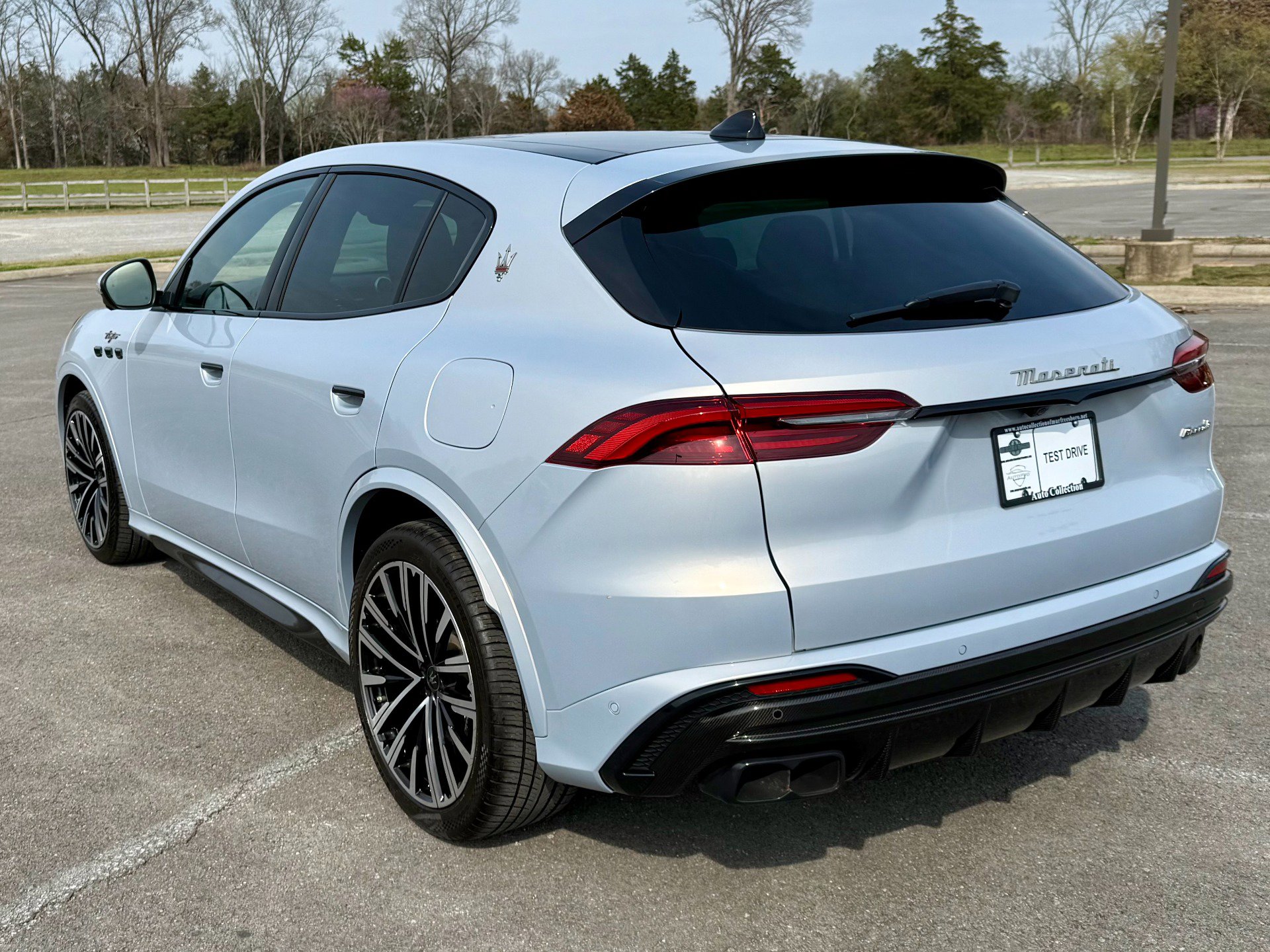 Used 2024 Maserati Grecale Trofeo image 3