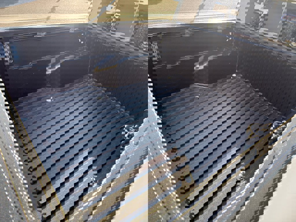 Used 2020 Toyota Tacoma SR image 5