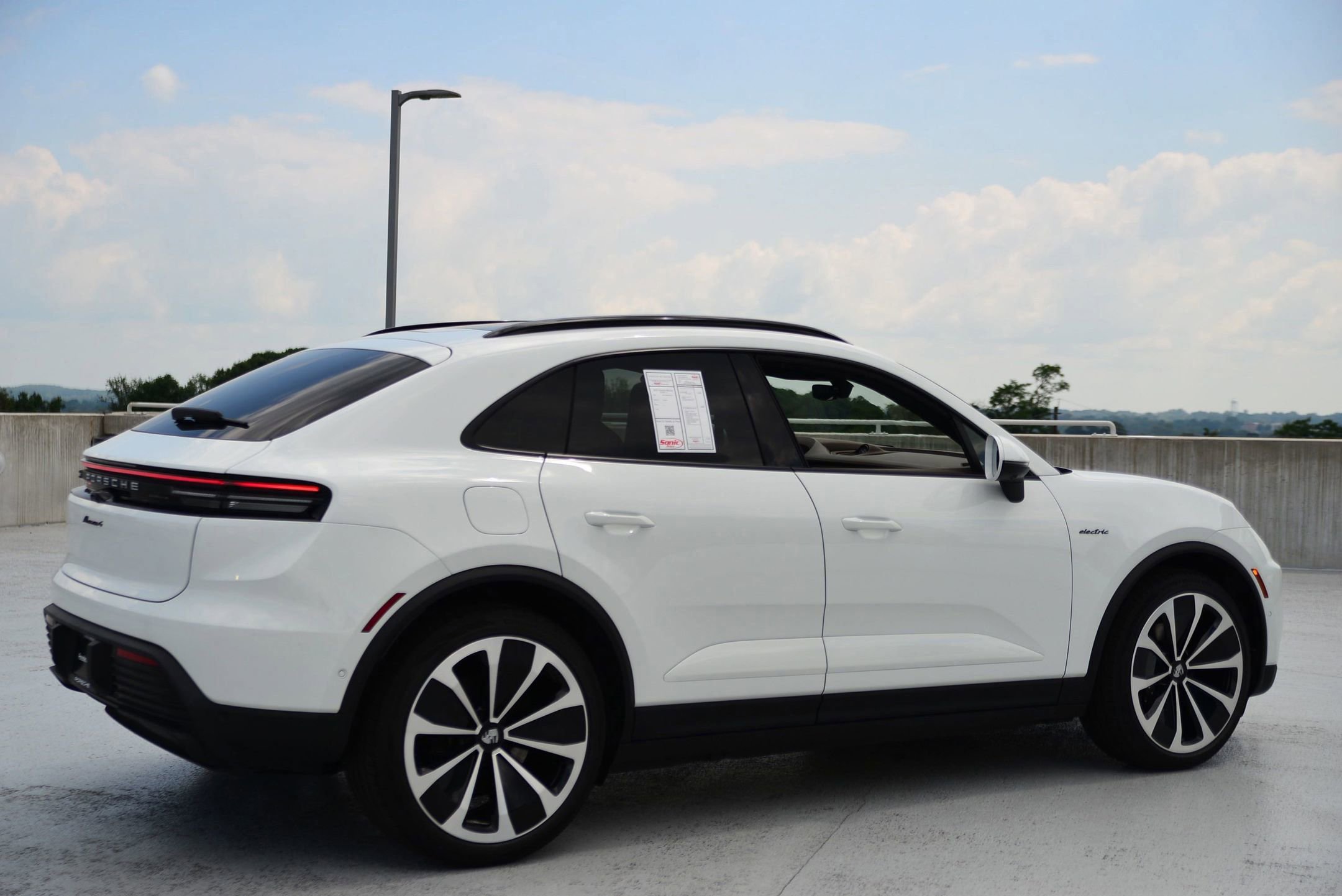 New 2025 Porsche Macan 4 Electric image 9