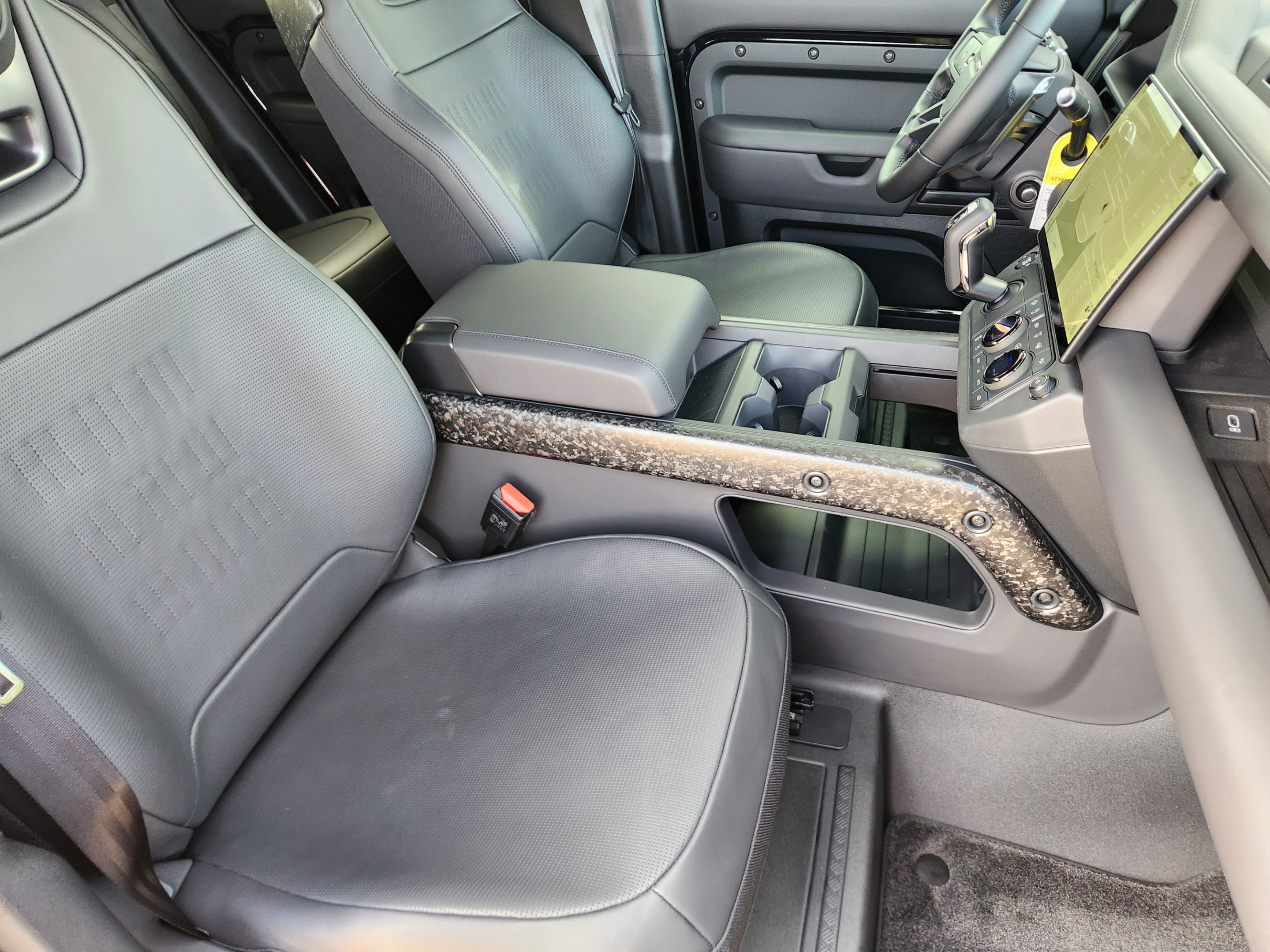 New 2026 Land Rover Defender 110 OCTA AWD/4WD image 9