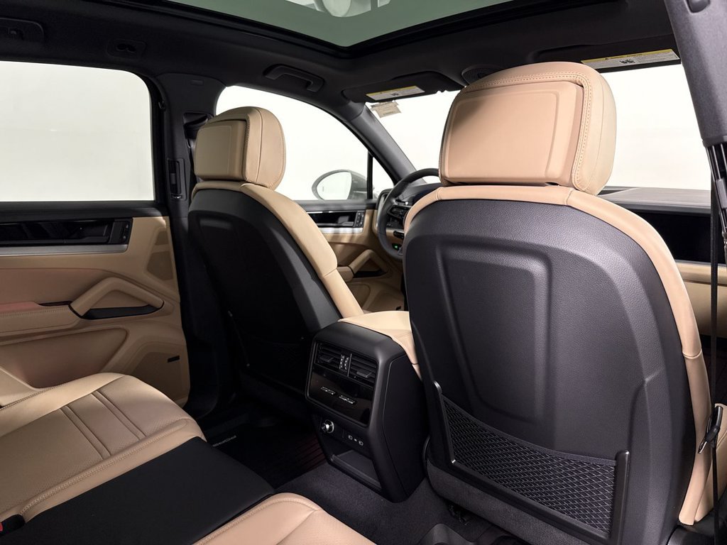 New 2026 Porsche Cayenne S AWD/4WD image 25