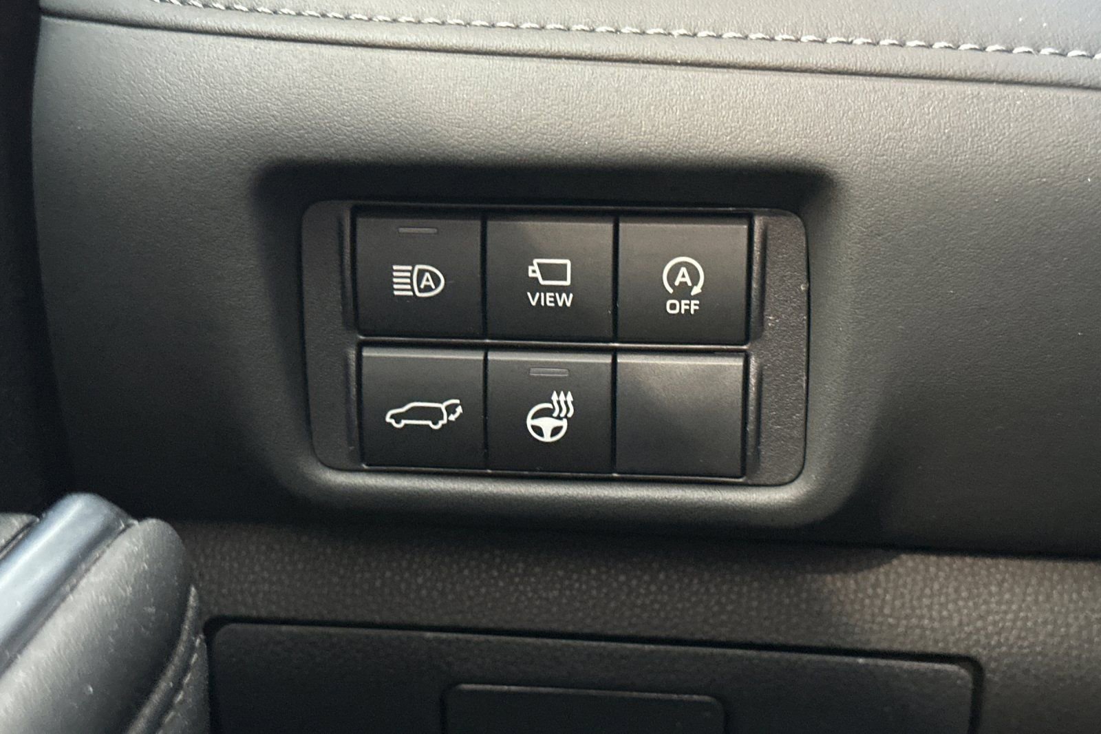 Used 2024 Toyota Highlander Limited image 32