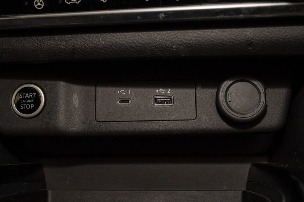 Certified 2023 Nissan Rogue SV w/ SV Premium Package image 17