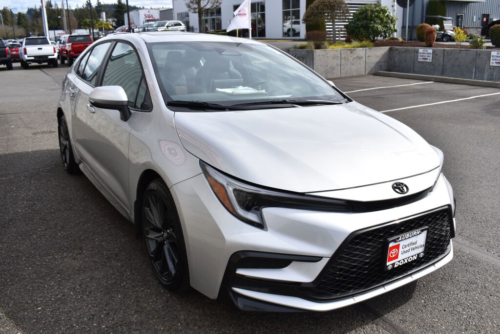 Certified 2025 Toyota Corolla XSE image 3