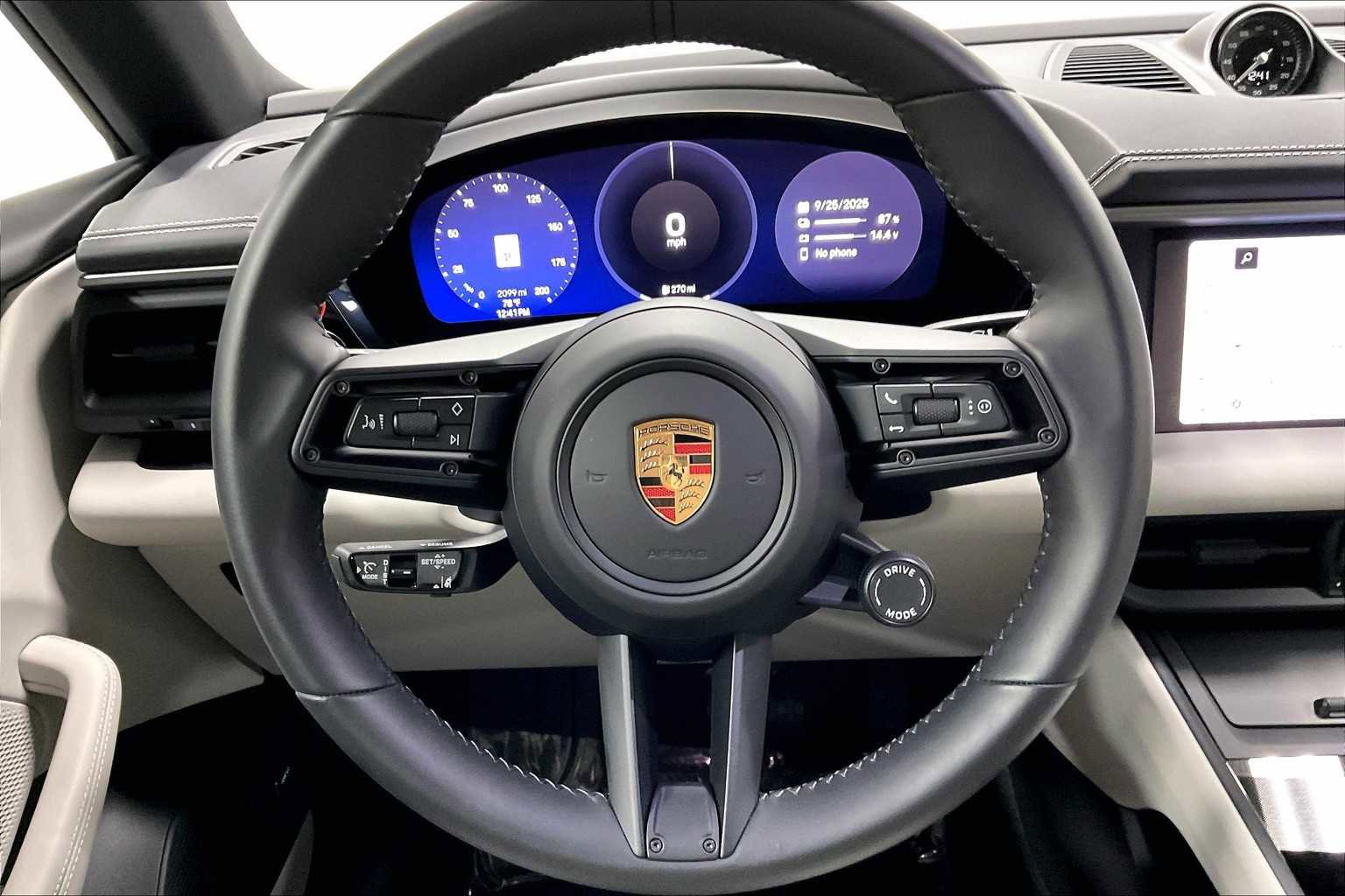 Used 2025 Porsche Macan Electric image 18