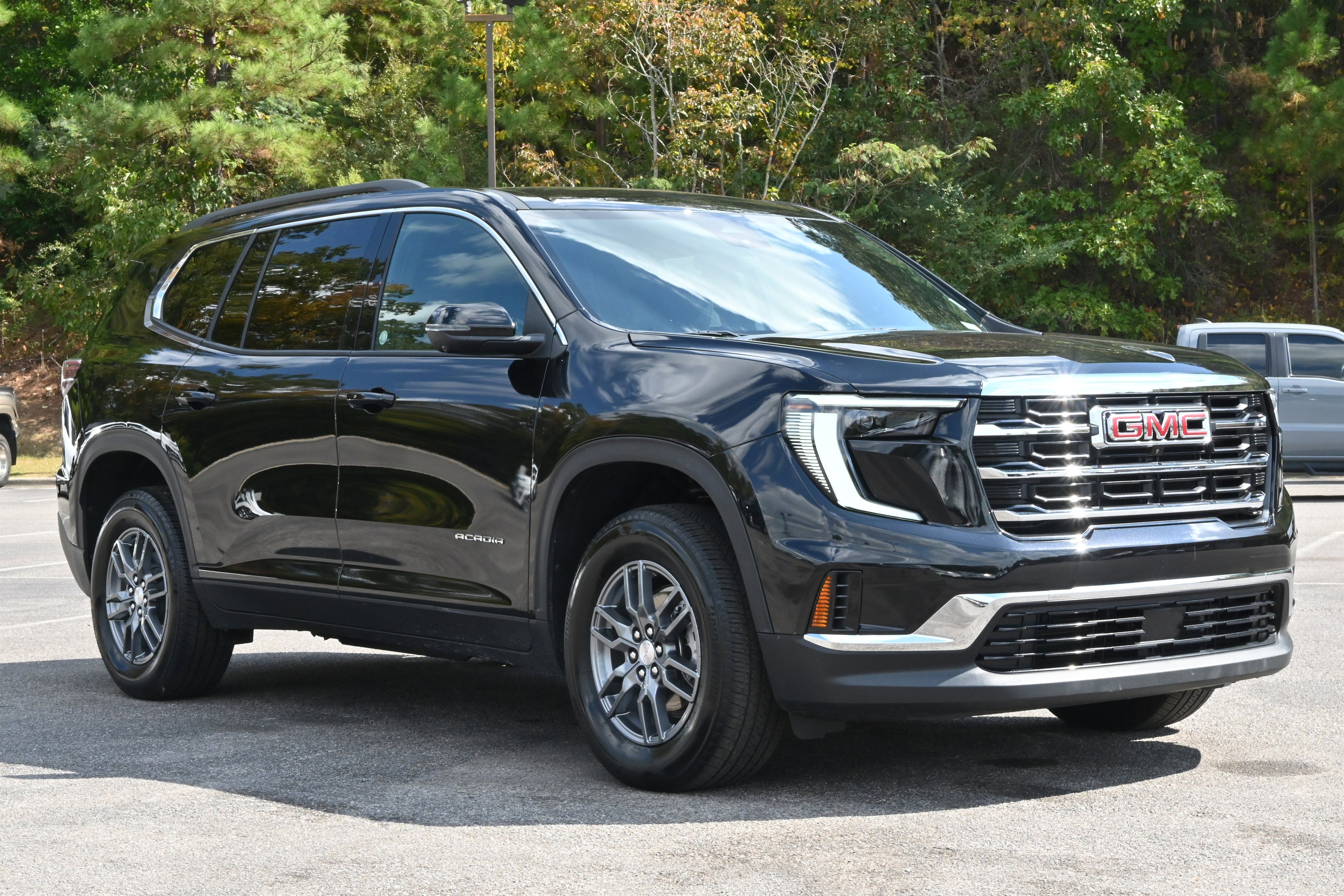 Used 2025 GMC Acadia Elevation image 11