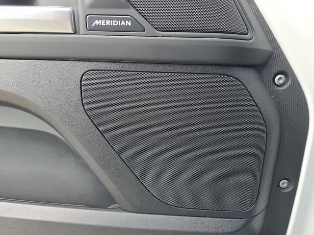 Used 2025 Land Rover Defender 110 S image 14