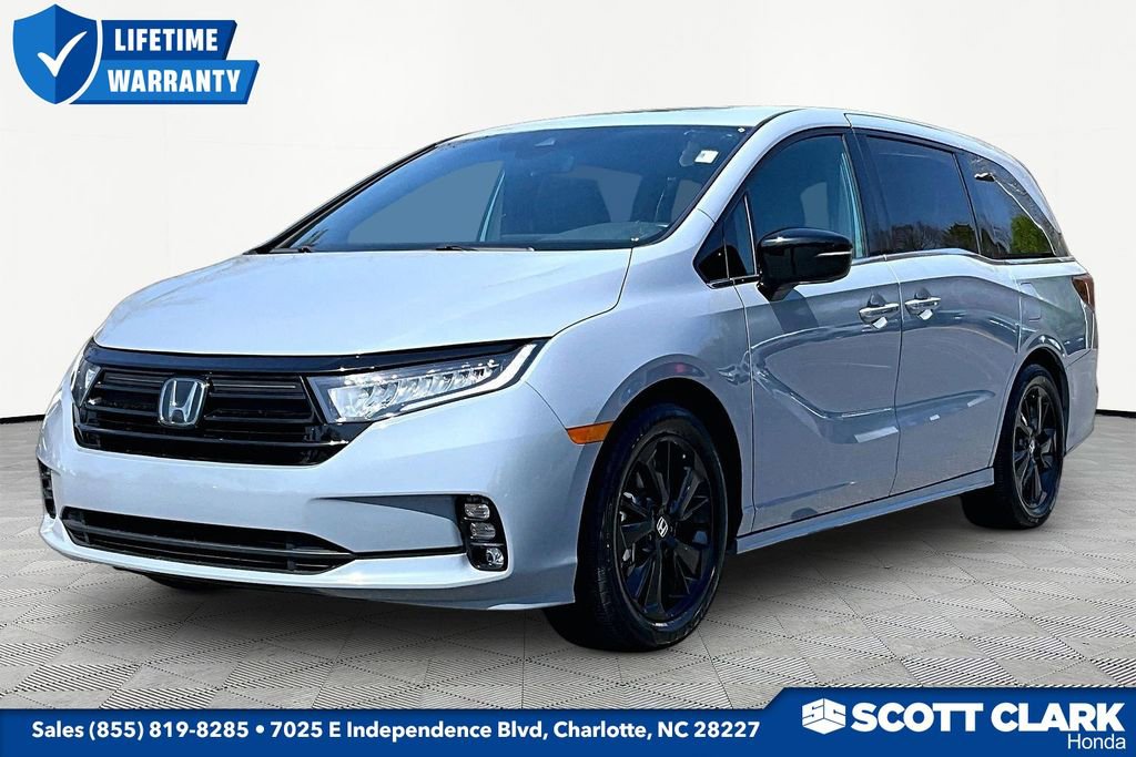 Used 2024 Honda Odyssey Sport image 3