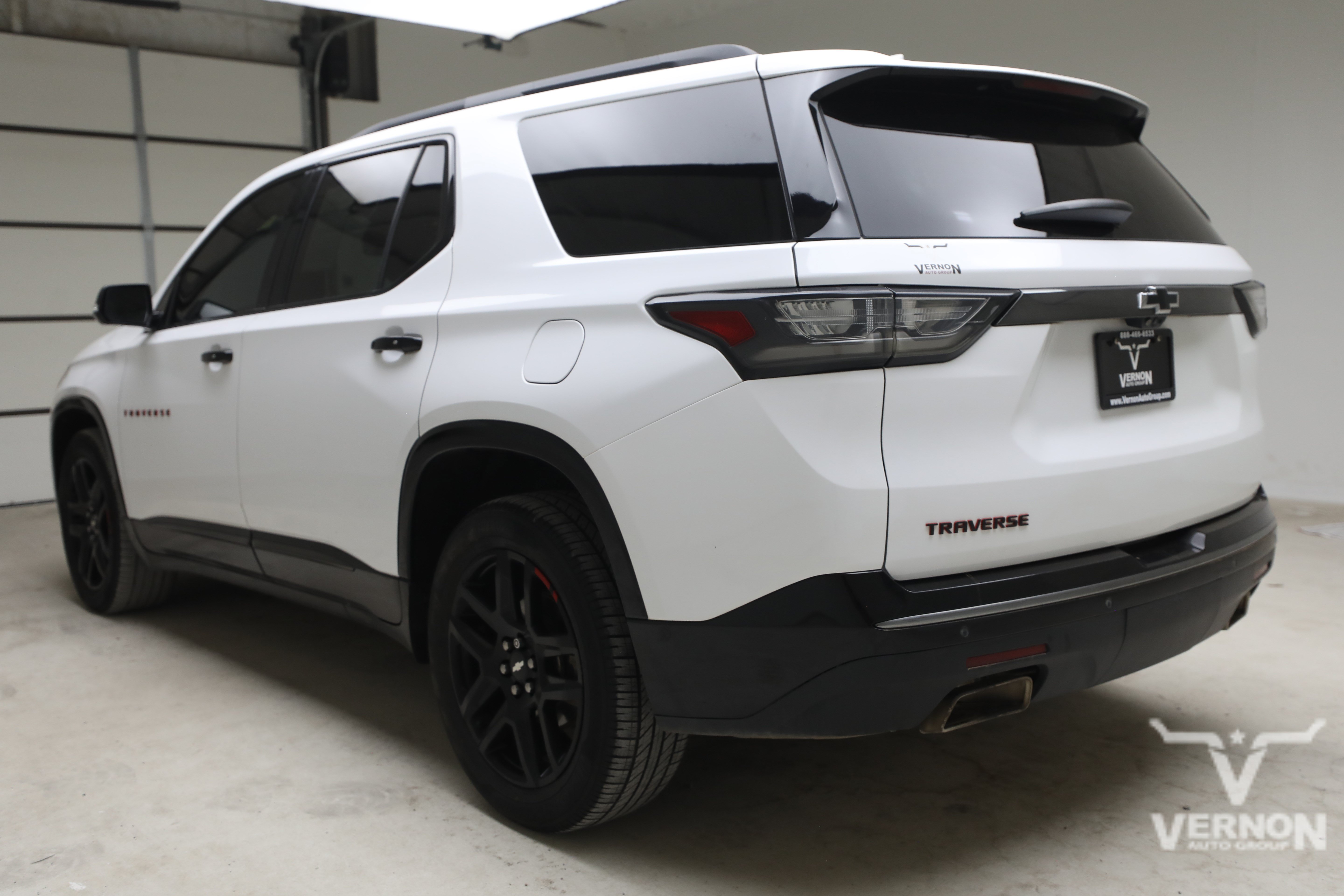 Used 2020 Chevrolet Traverse Premier w/ Redline Edition AWD/4WD image 3