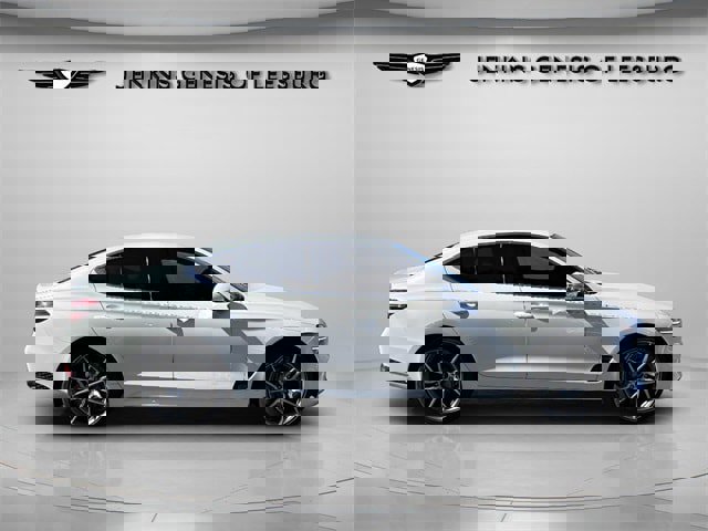 Used 2025 Genesis G70 2.5T image 8