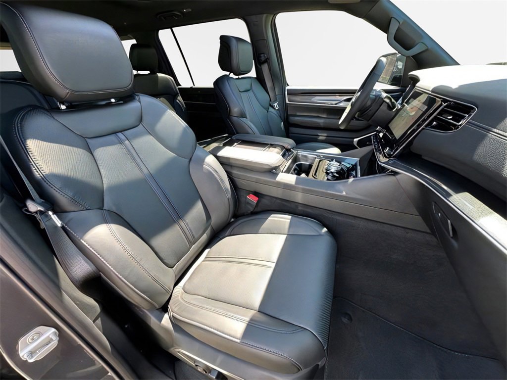 New 2024 Jeep Wagoneer 4WD w/ Premium Group I image 27