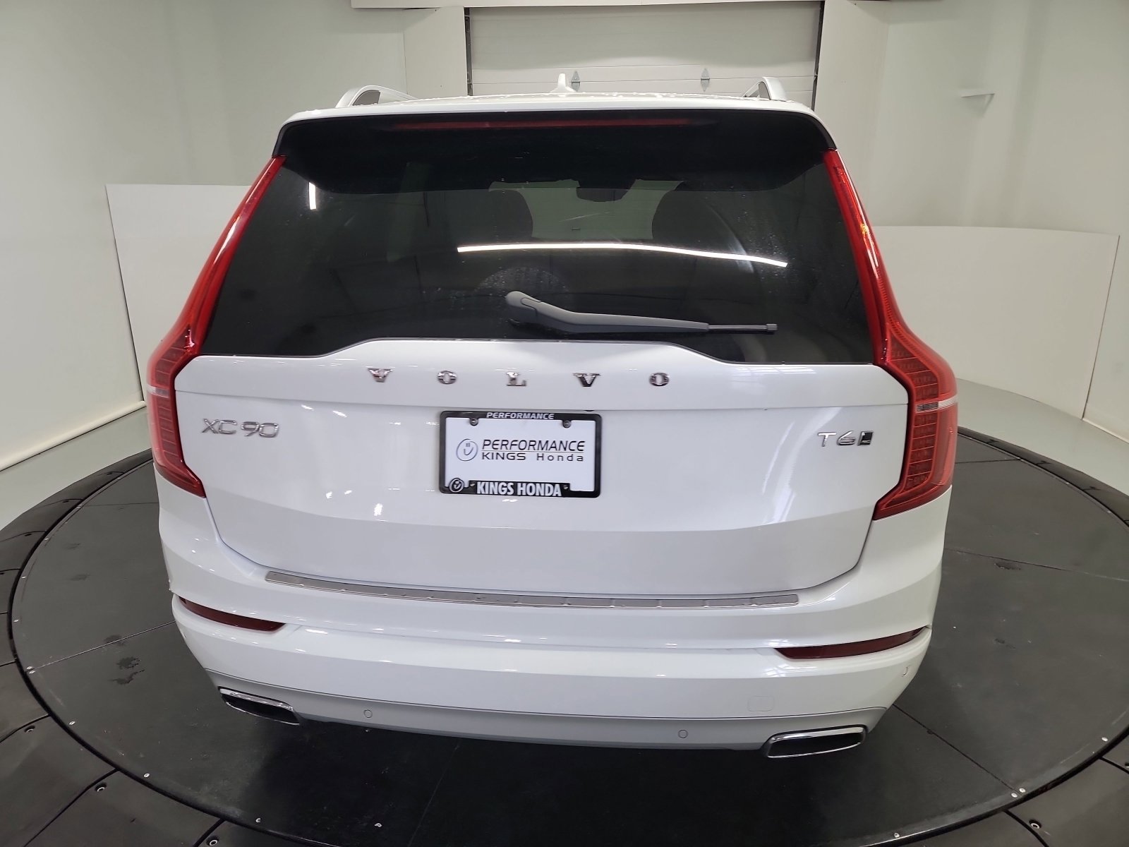 Used 2018 Volvo XC90 T6 Momentum w/ Convenience Package image 8