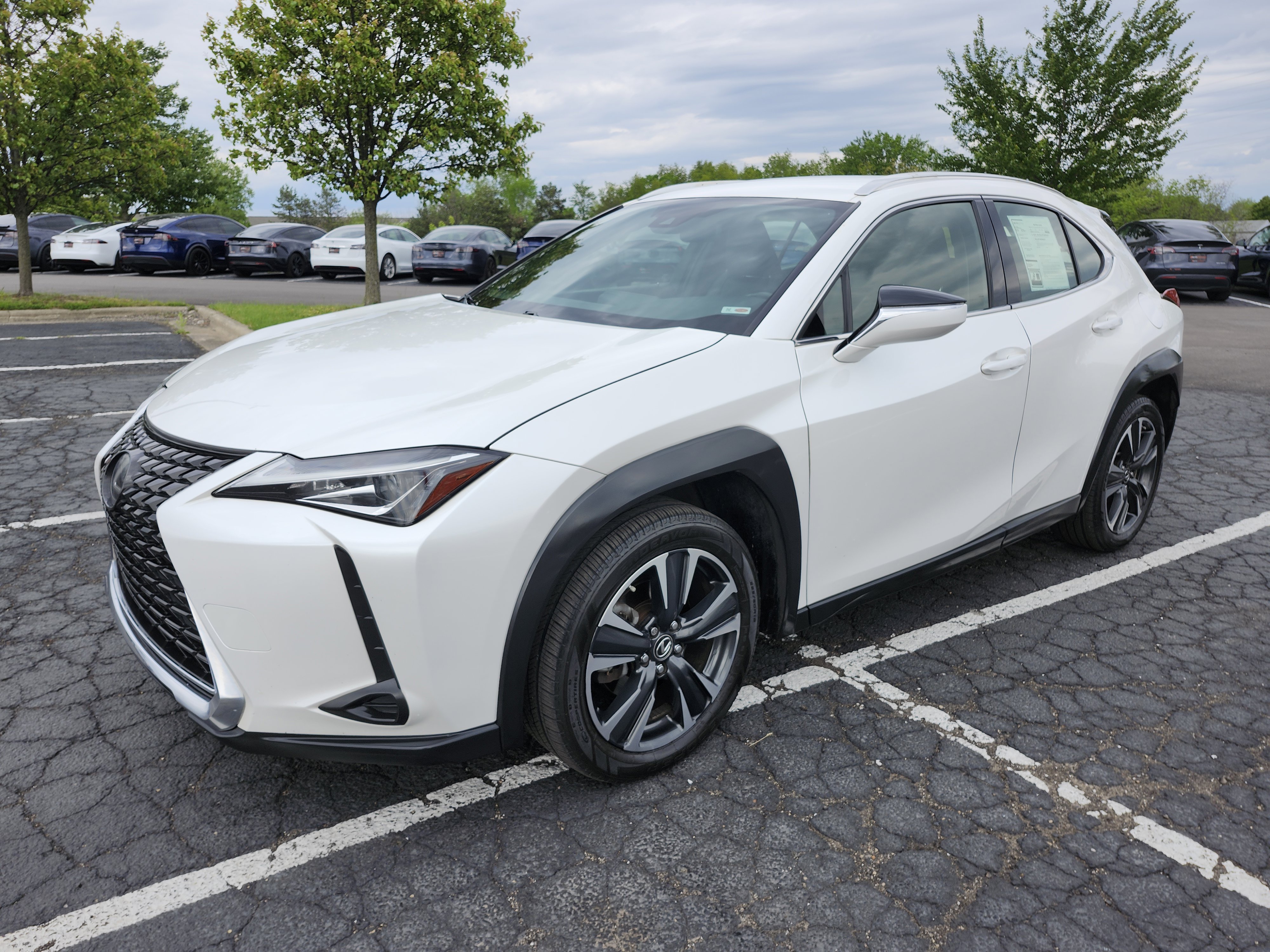 Used 2019 Lexus UX 200 w/ Accessory Package FWD image 12
