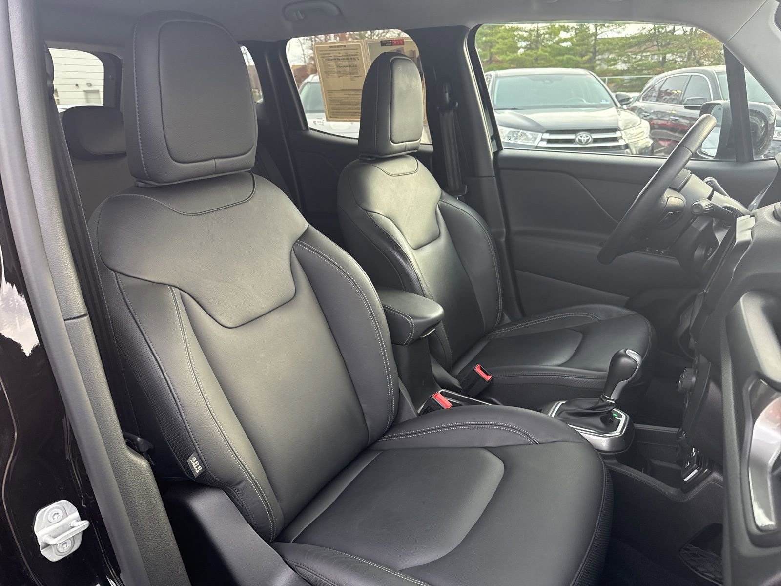 Used 2022 Jeep Renegade Limited image 15