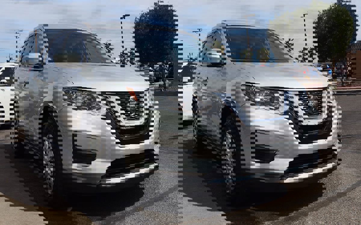 Used 2019 Nissan Rogue S image 18