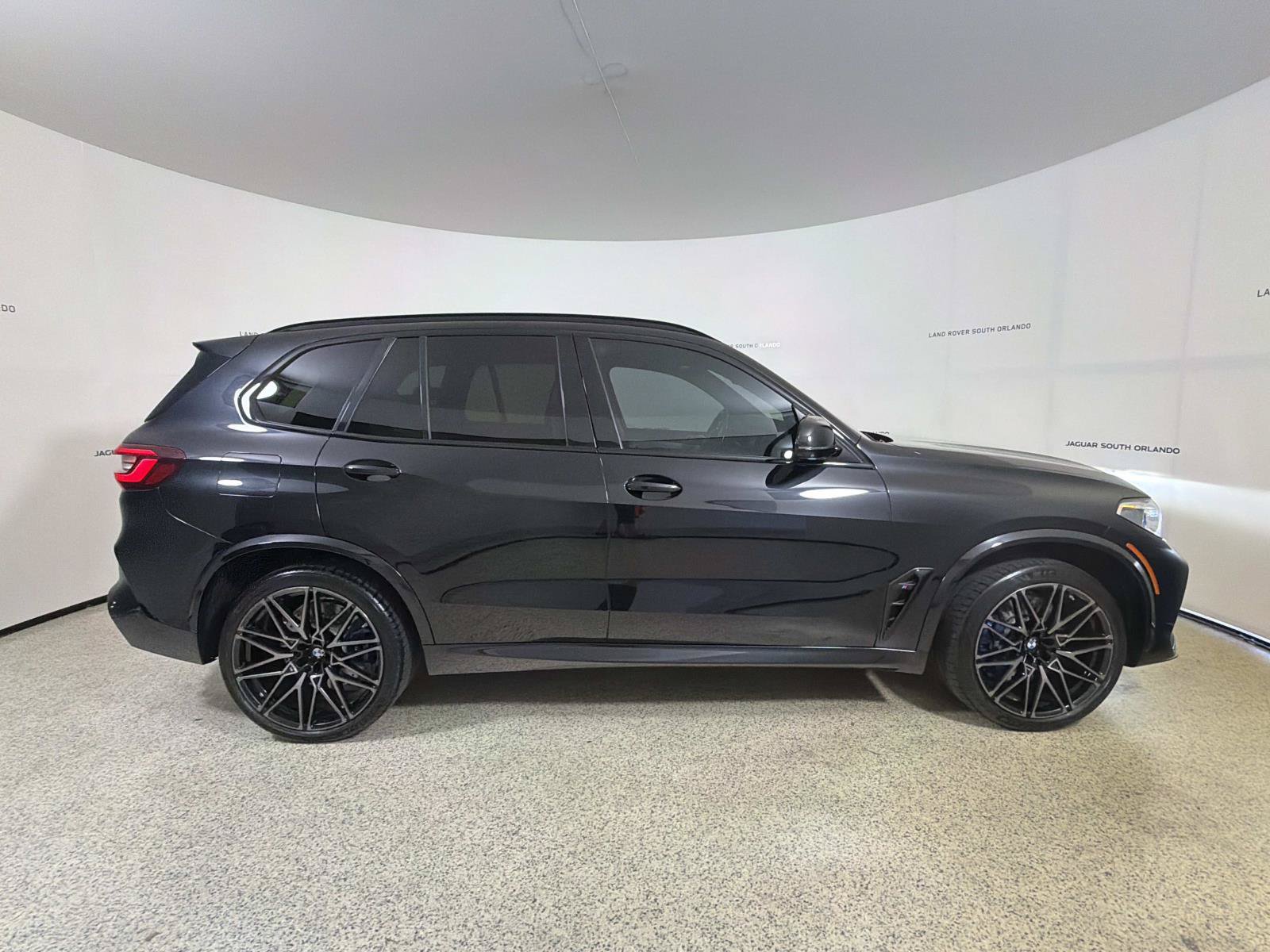 Used 2021 BMW X5 M w/ Competition Package AWD/4WD image 5