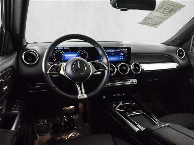 Certified 2026 Mercedes-Benz GLB 250 4MATIC w/ Sun & Sound Package image 20