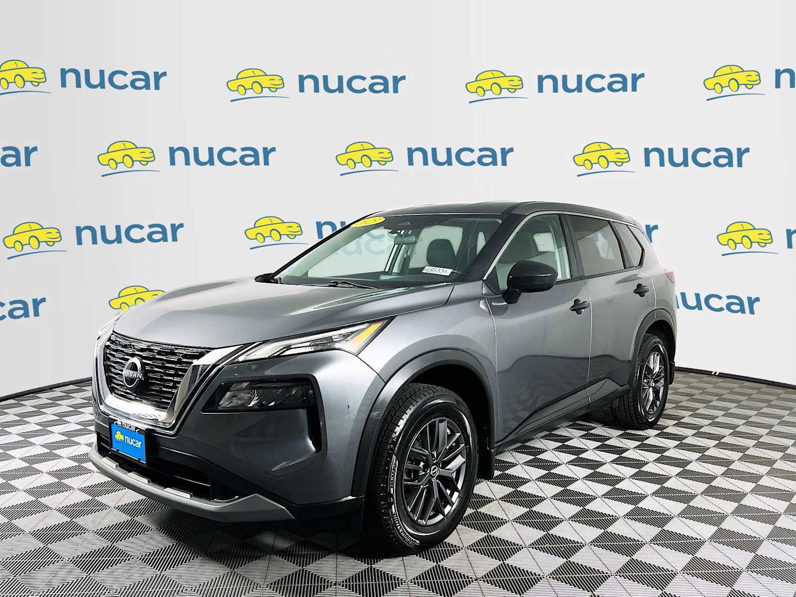 Used 2023 Nissan Rogue S image 3