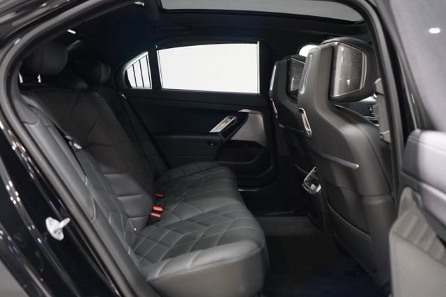 Used 2025 BMW 740i xDrive image 38
