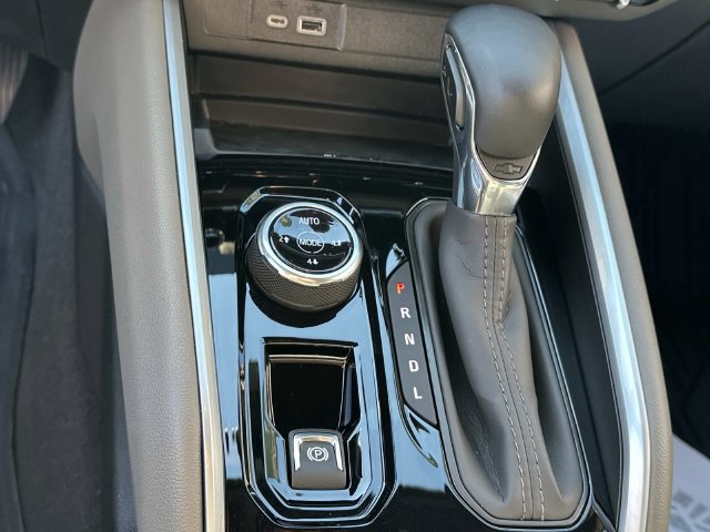 Certified 2026 Chevrolet Colorado ZR2 w/ Midnight Edition AWD/4WD image 14