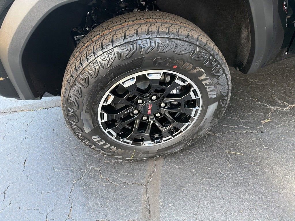 New 2026 GMC Canyon AT4 AWD/4WD image 15