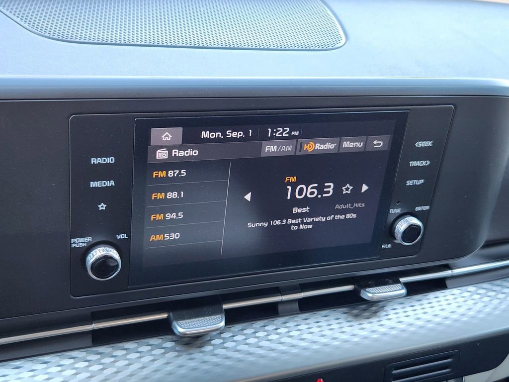 Used 2024 Kia Carnival LX image 15